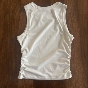 Lululemon tank size 6